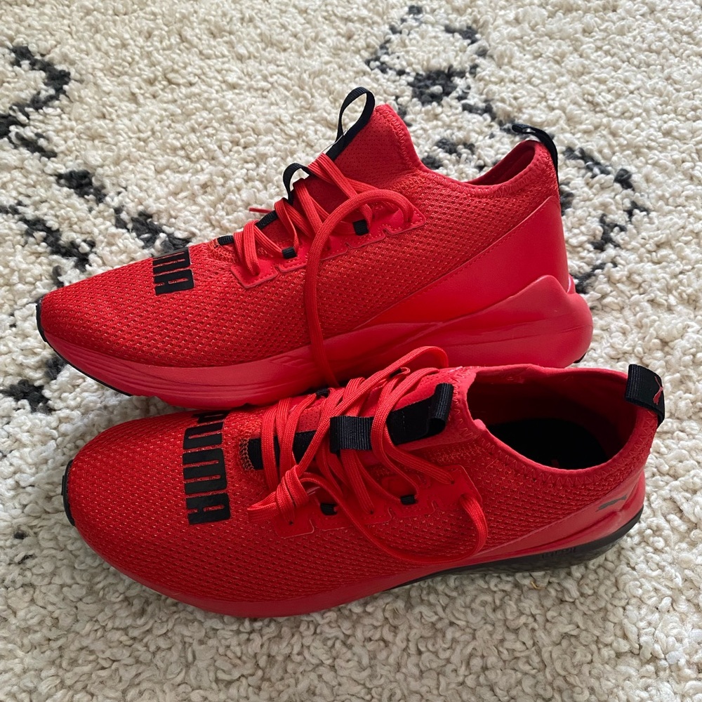 Mens size 10 Puma sneakers, brand new, never worn
